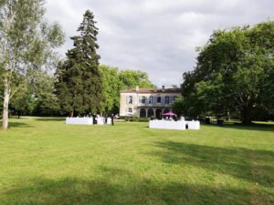 Mariage en été dans un château : tous les conseils pour offrir une réception élégante, confortable et inoubliable à vos invités. - summer wedding chateau near toulouse